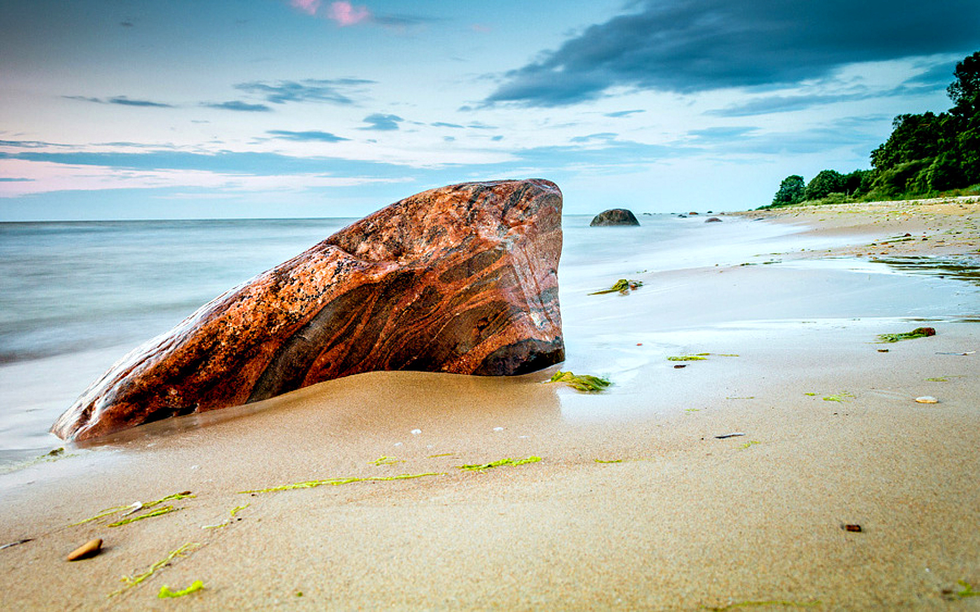 Pixlith Beach Rock Background