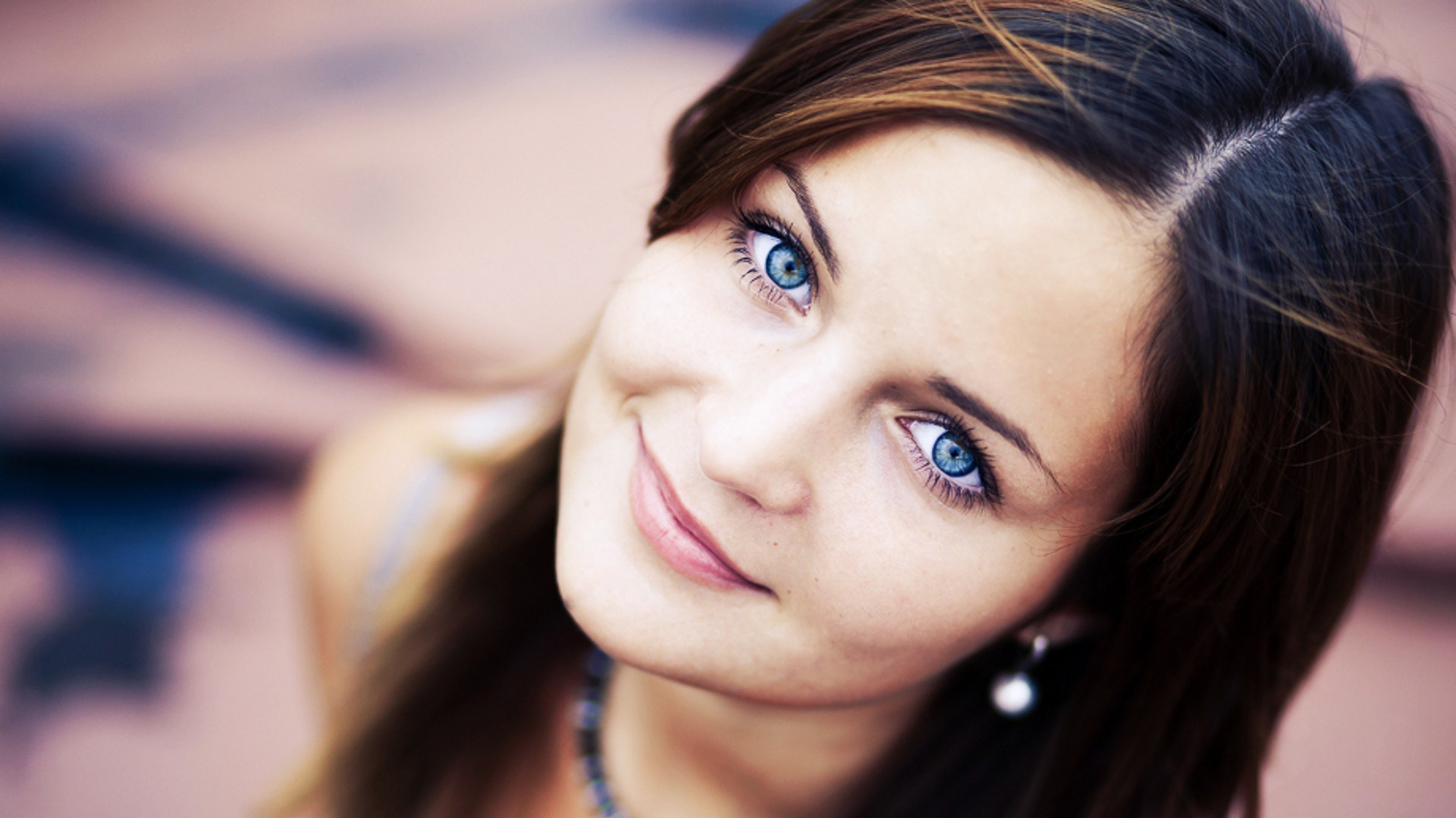 girl-blue-eyes-1.jpg
