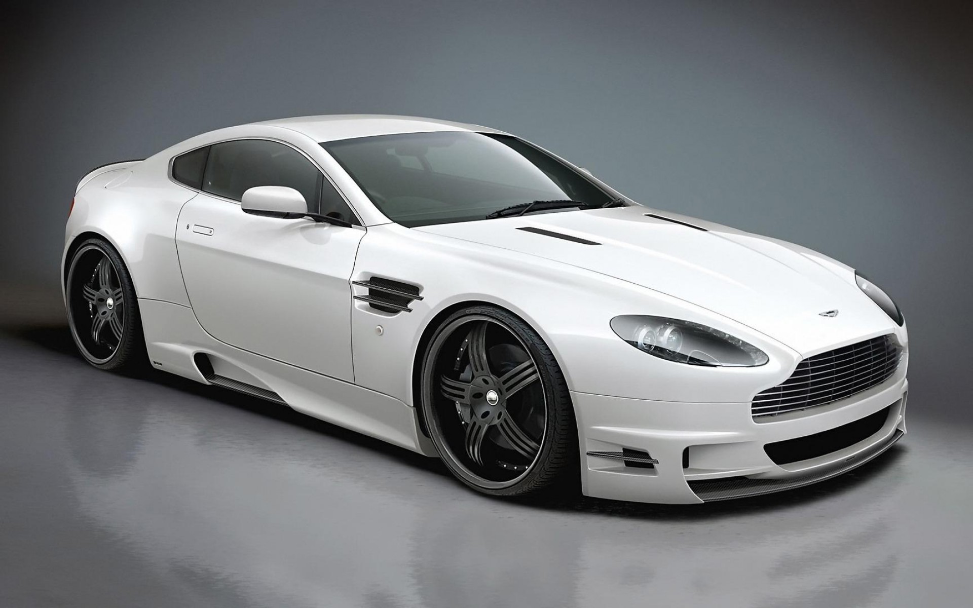 Aston Martin Wallpaper White (12)