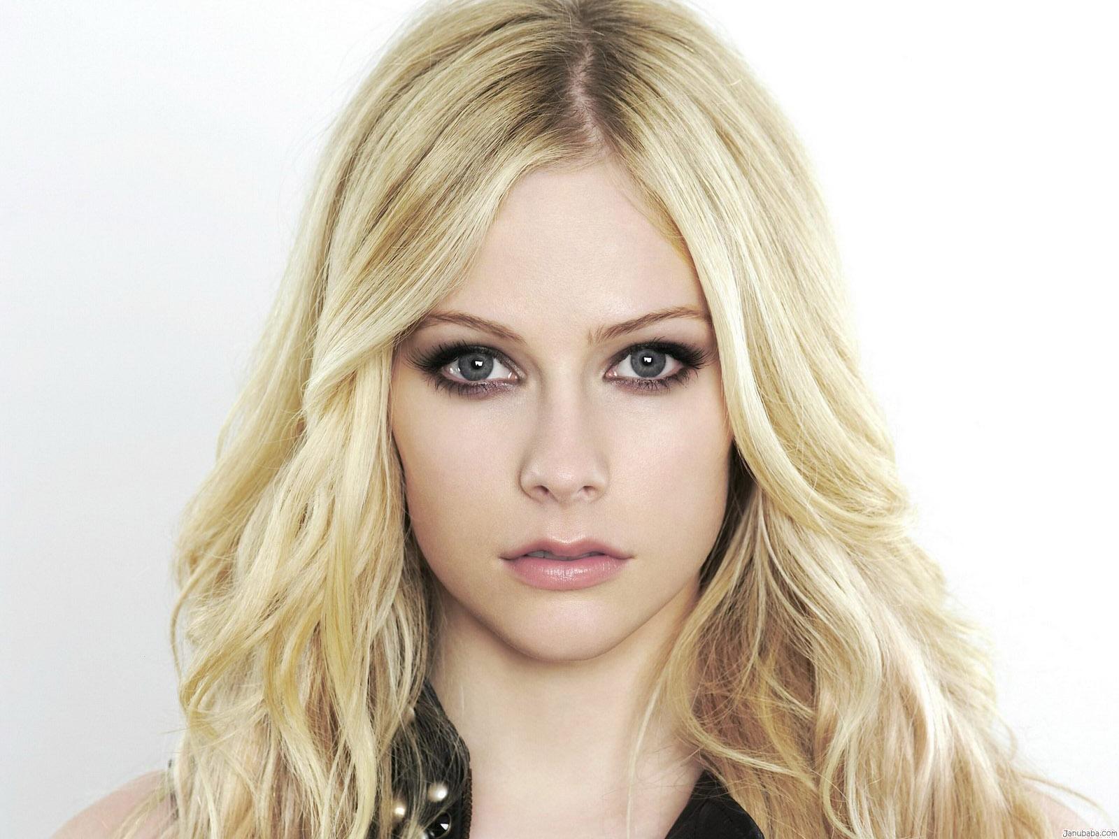 Avril Lavigne Wallpaper 1600x10