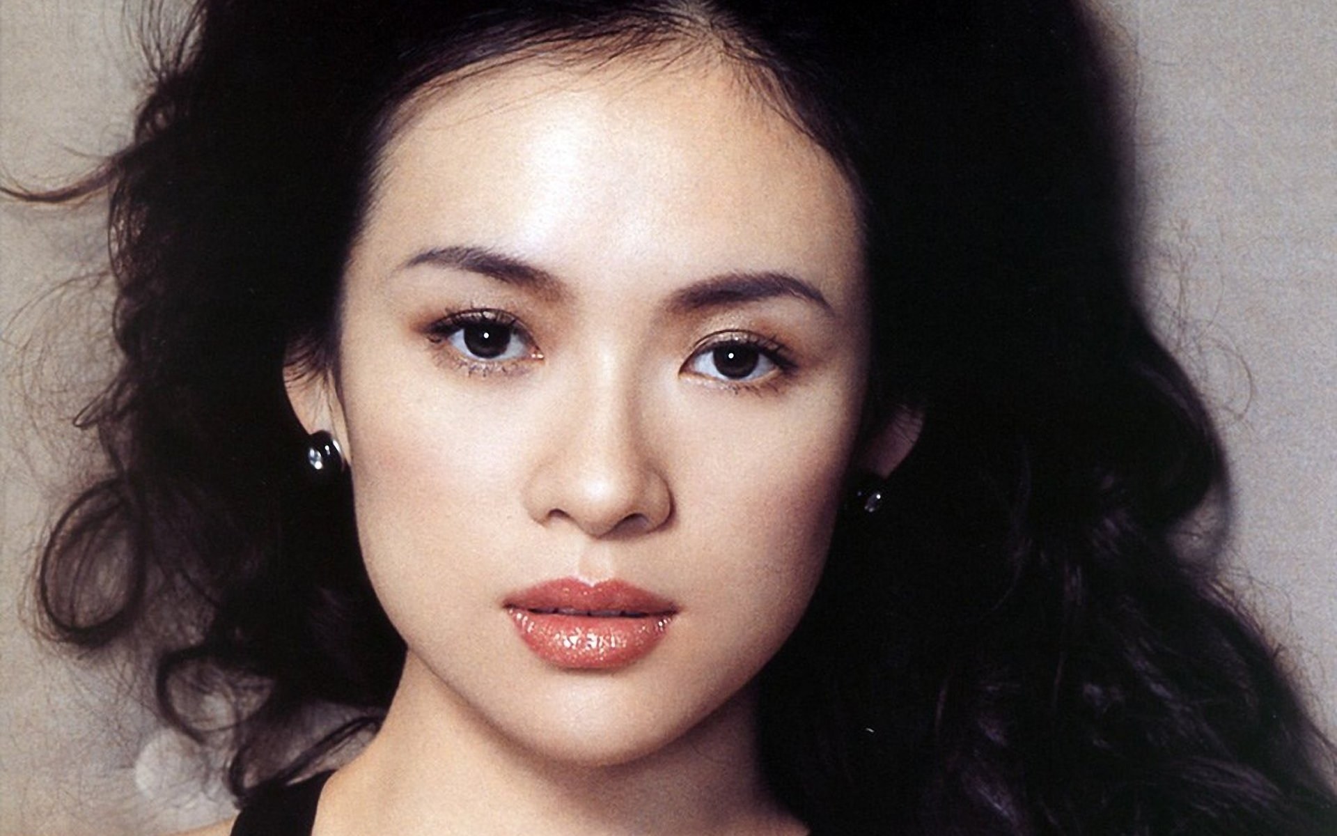 According to the sources, Zhang Ziyi's most effective beauty tip is drinking a lot of water. Nowadays almost everyone is aware of the fact that you have to ...