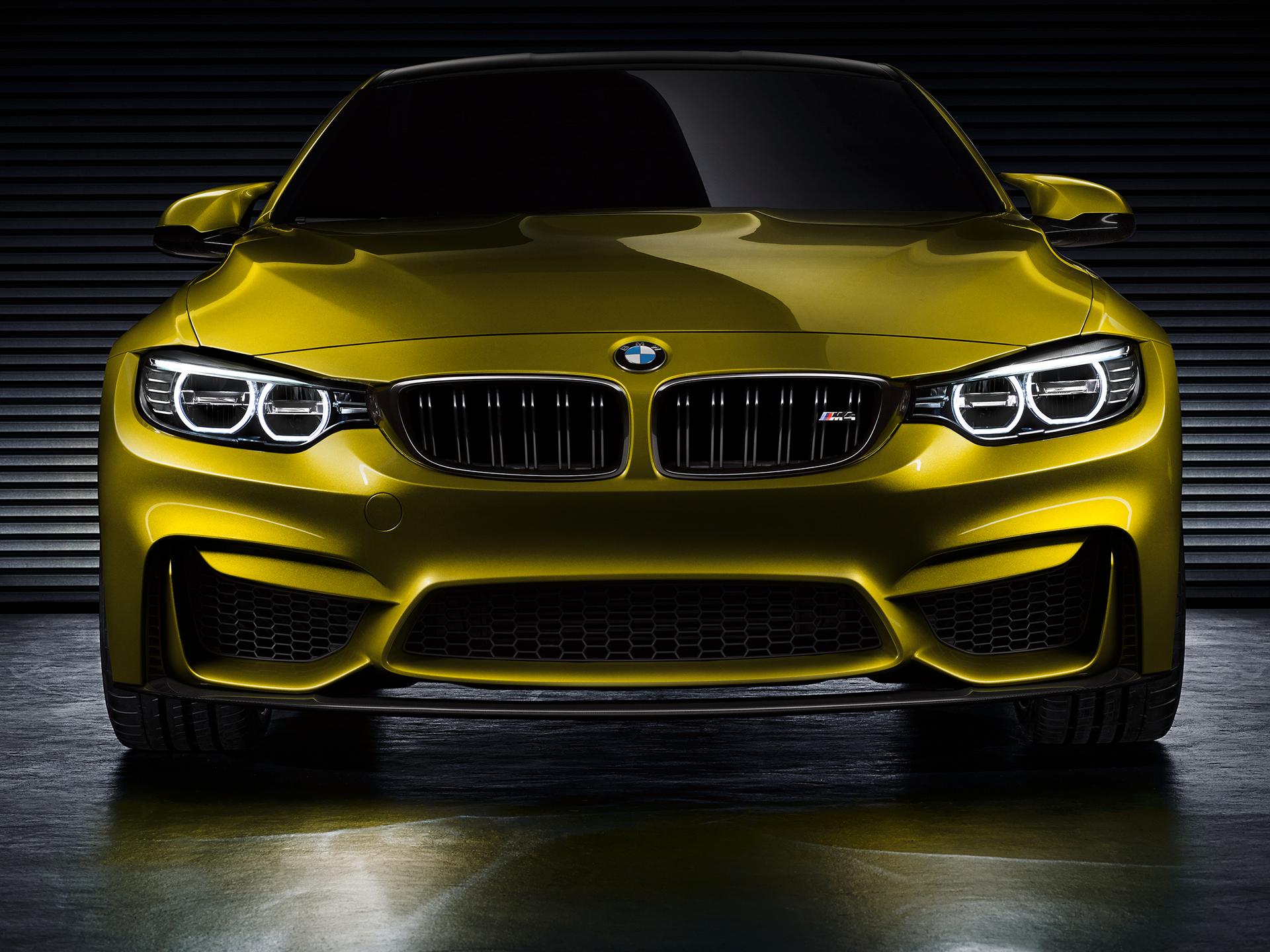 THE FRONT END. Faceted surfaces, precise contours and distinctive visual depth shape the powerfully expressive front end of the BMW Concept M4 Coupe.