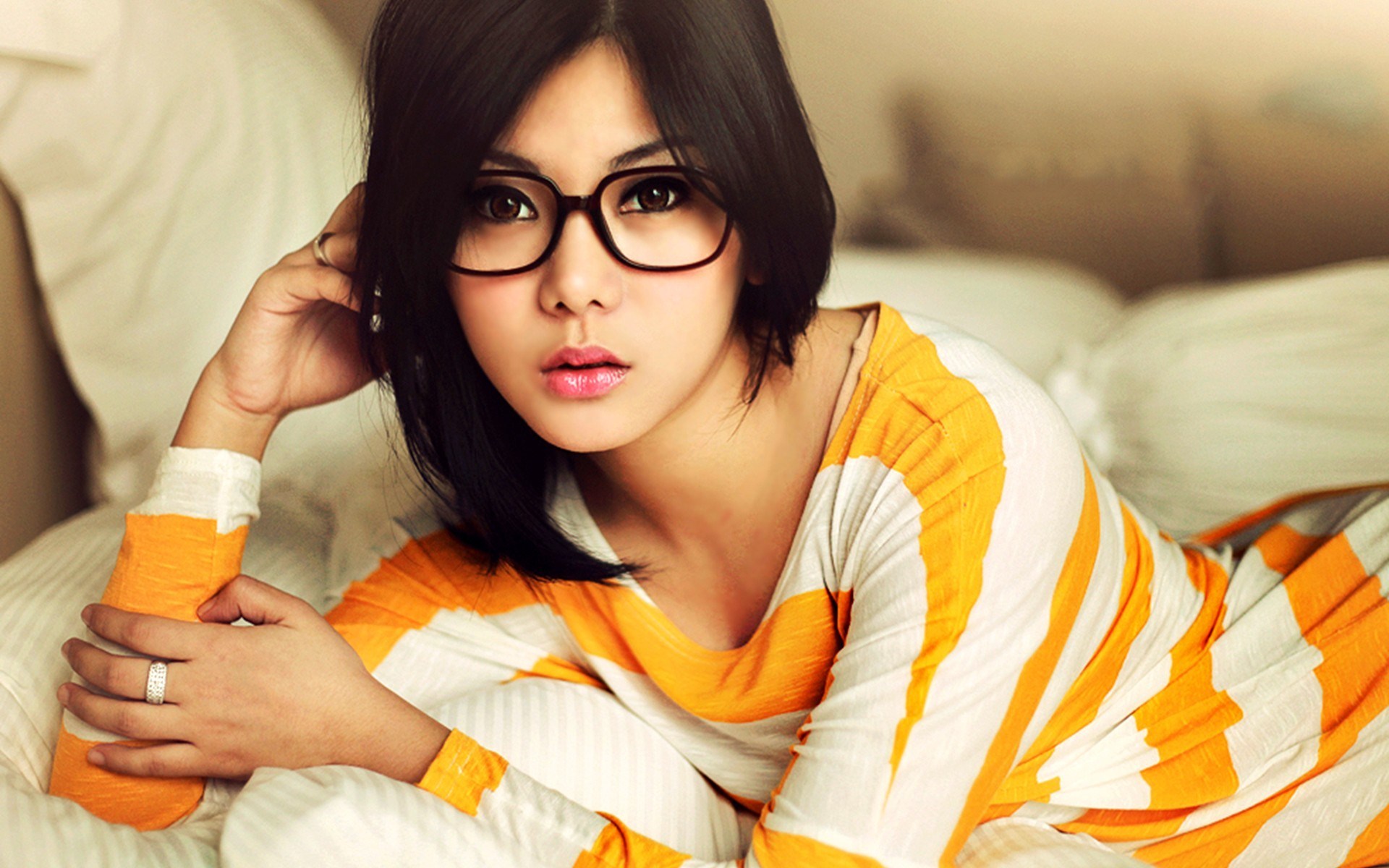 Brunette Glasses Beauty Model Fashion Photo