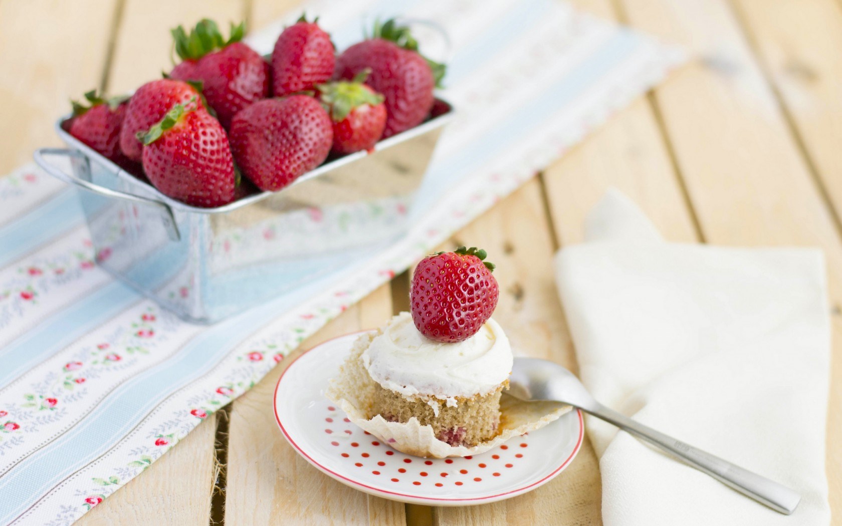 Cake Strawberries Cream Dessert Food Sweet