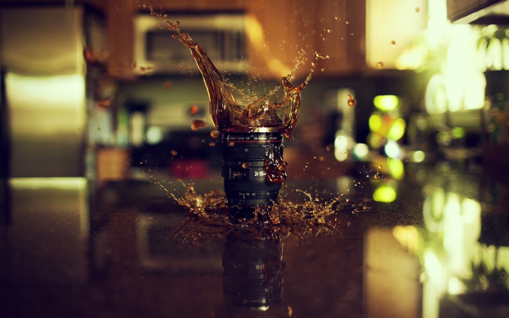 Camera Lens Tea Drink Spray Splash Drops Table Reflection Macro