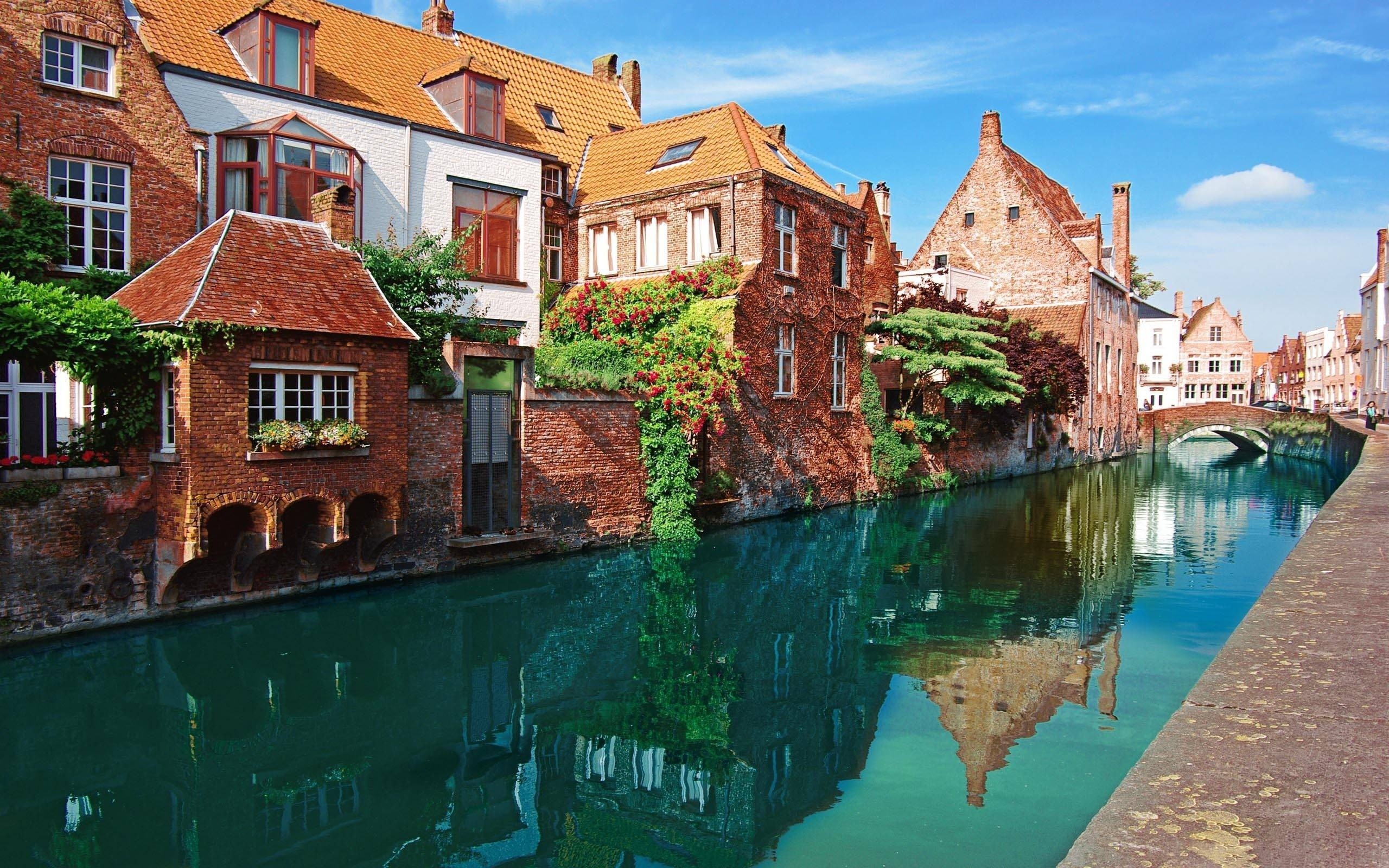 Canal houses bruges belgium