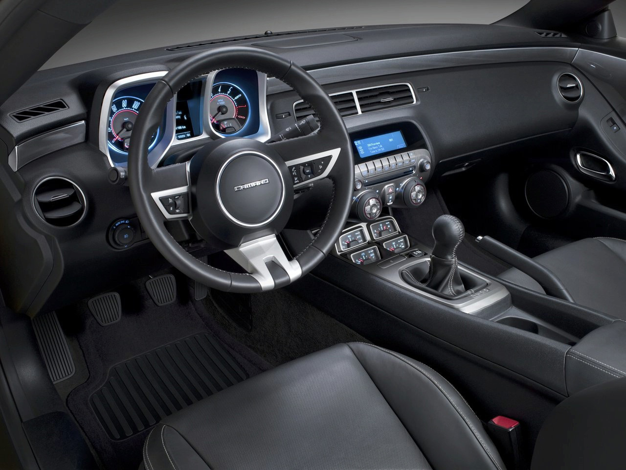 2016 Chevrolet Camaro interior dashboard luxury