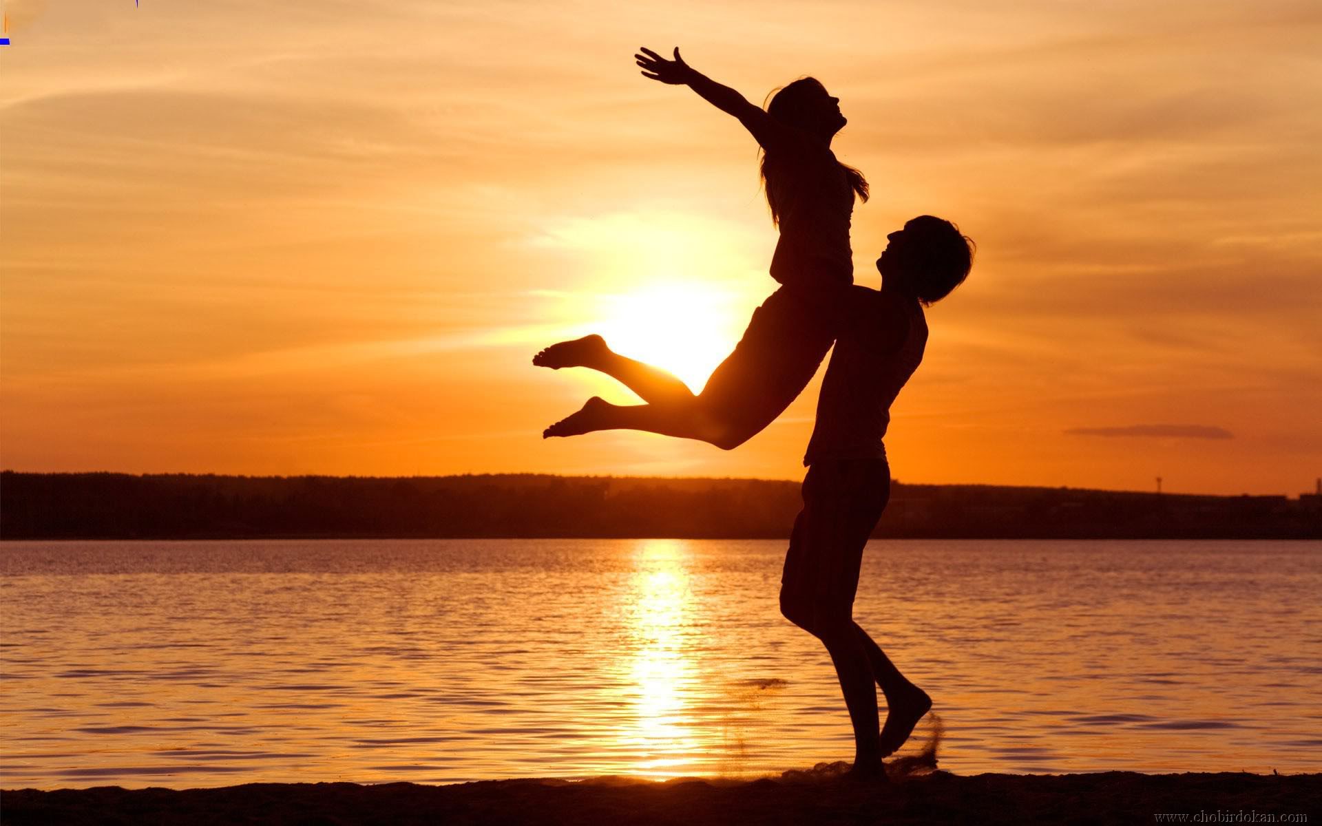 Couples At Sunset/Romantic Couples Wallpapers