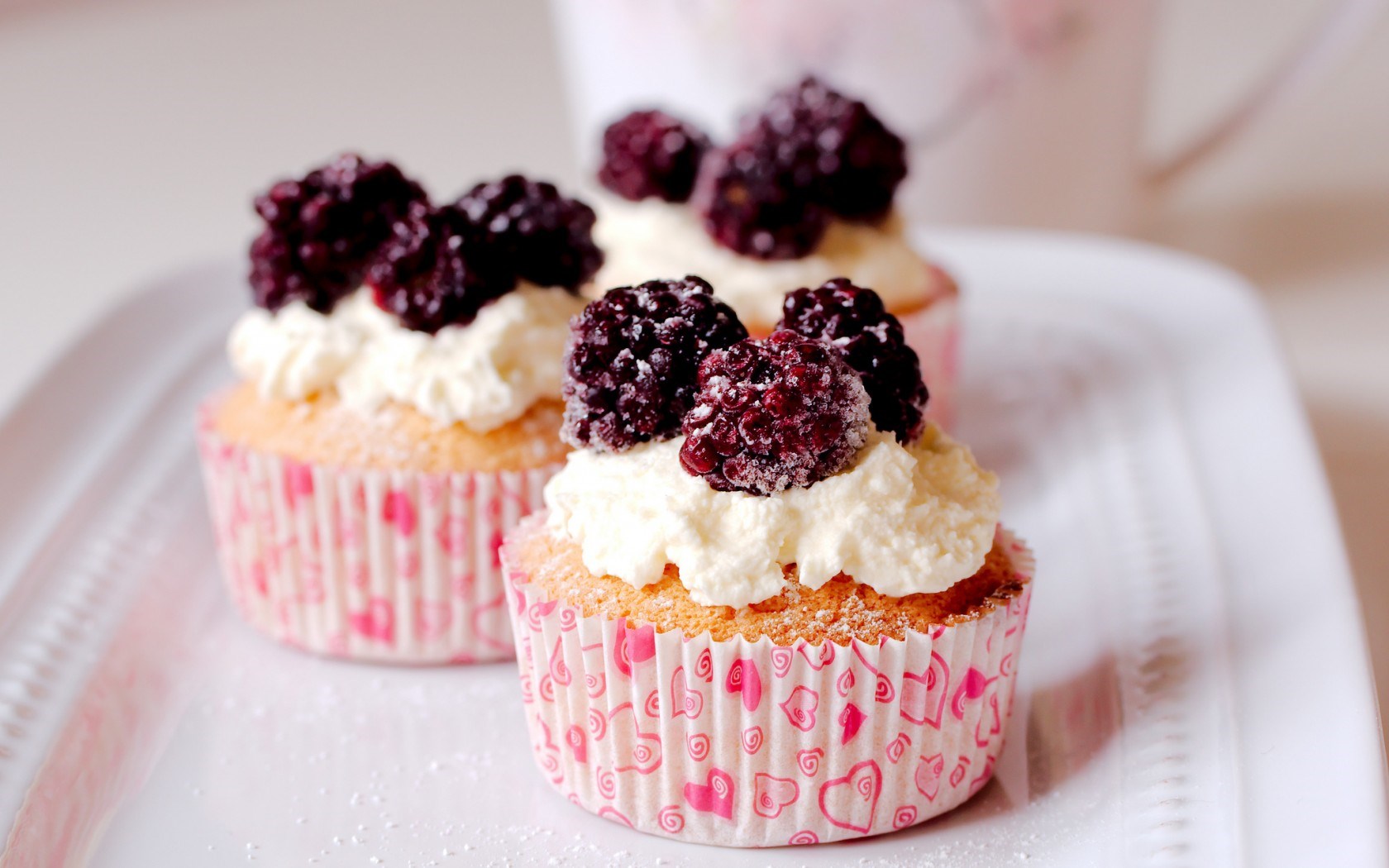 Cupcakes Berries and Cream