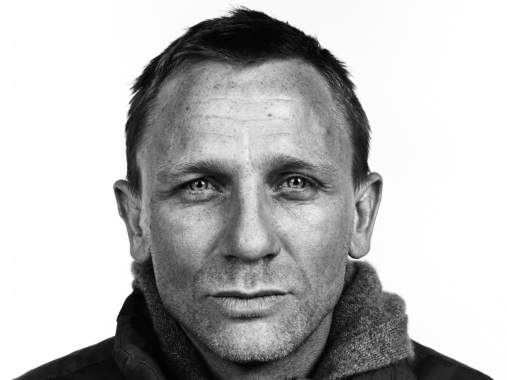 Daniel Craig new pics ...