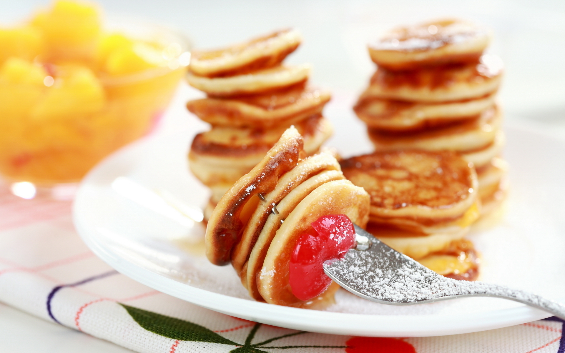 Delicious Pancakes Wallpaper 40423 2560x1600 px