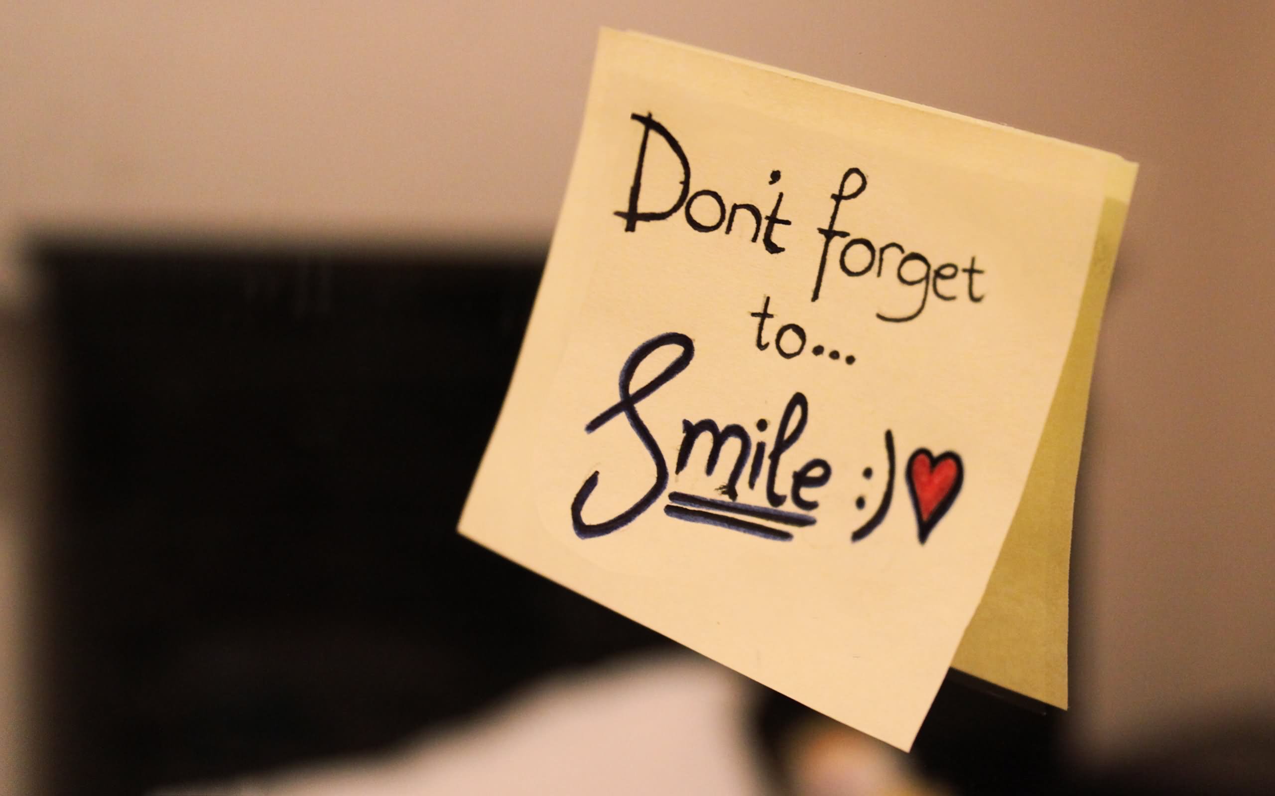 Don't Forget To Smile Sticky Note Graphic
