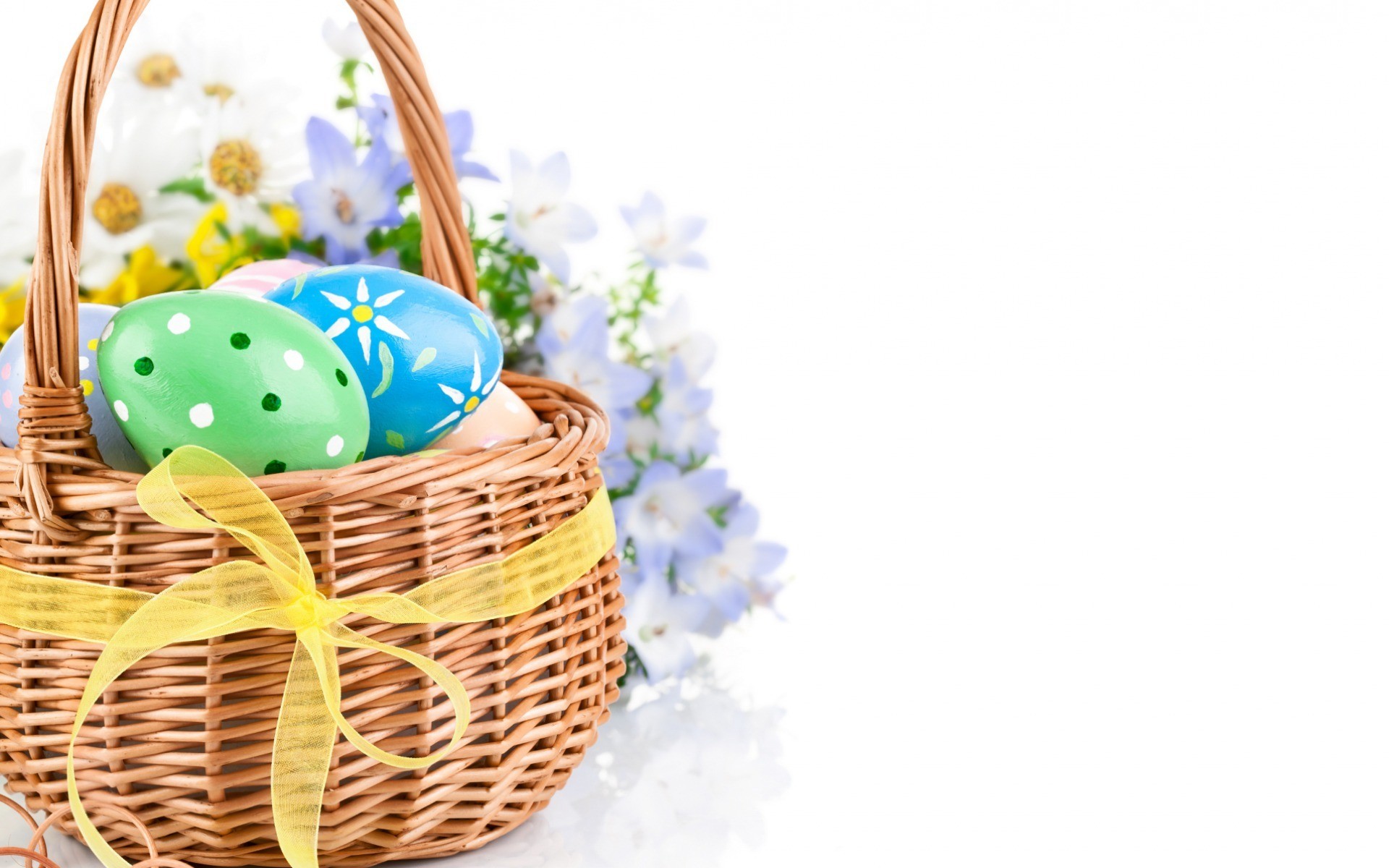 Cute Easter Basket Wallpaper