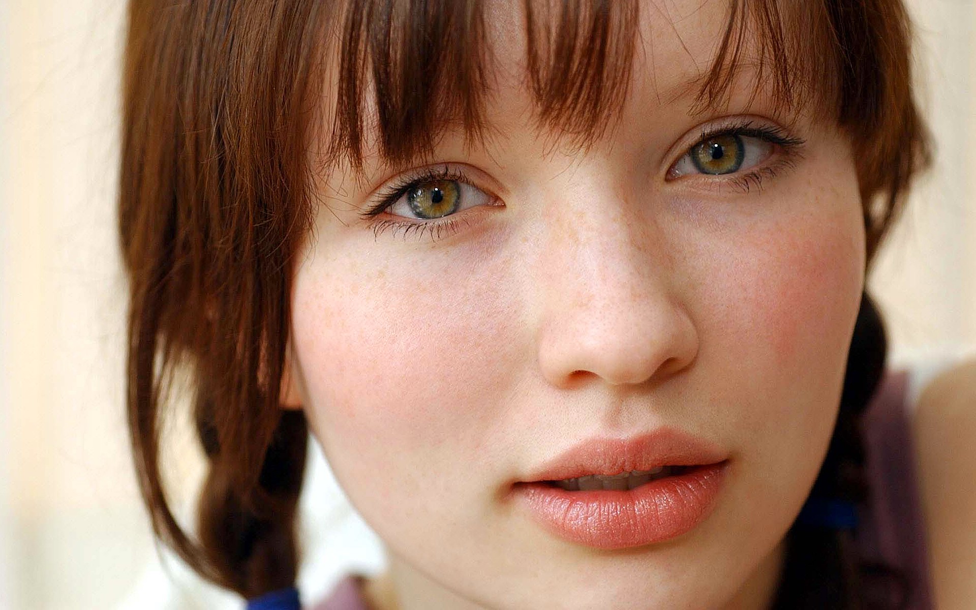 Emily Browning new wallpapers Emily Browning 2014 wallpapers
