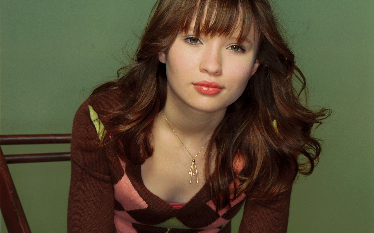 Emily Browning wallpapers hd