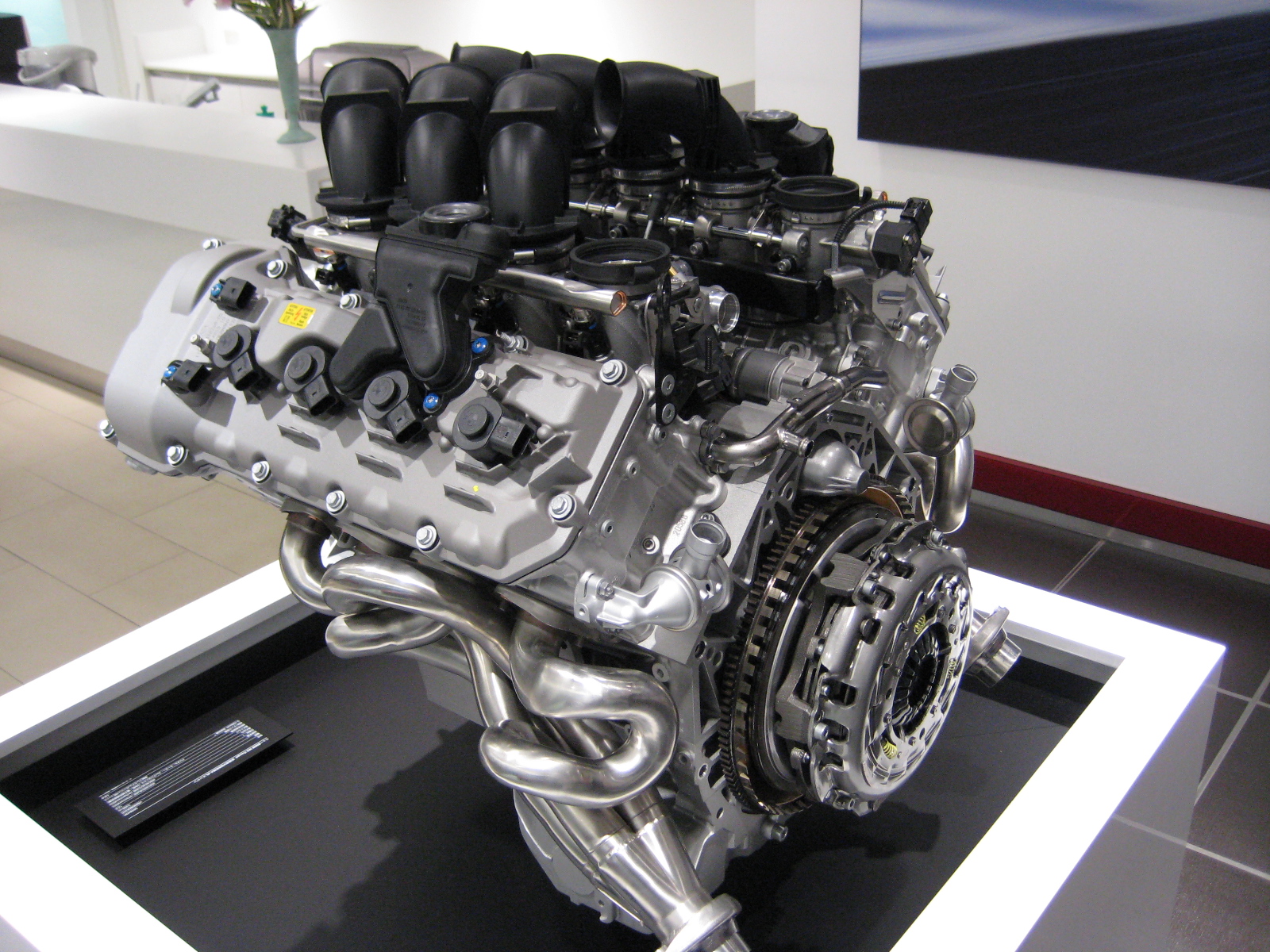 BMW S65 4.0 L V8 Engine