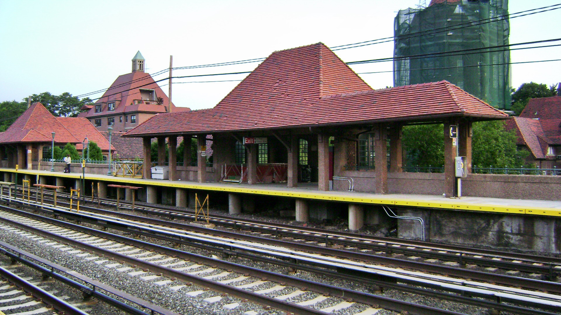 Forest Hills LIRR Station.jpg