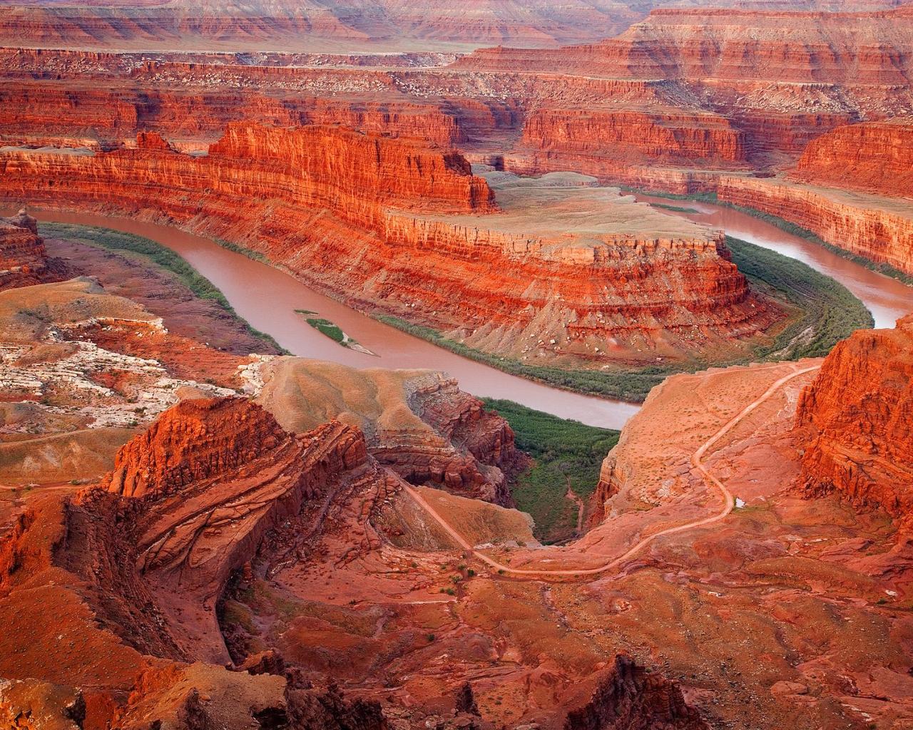 Grand Canyon Country / Classic Road Trip / AZ / UT - American Travel Center
