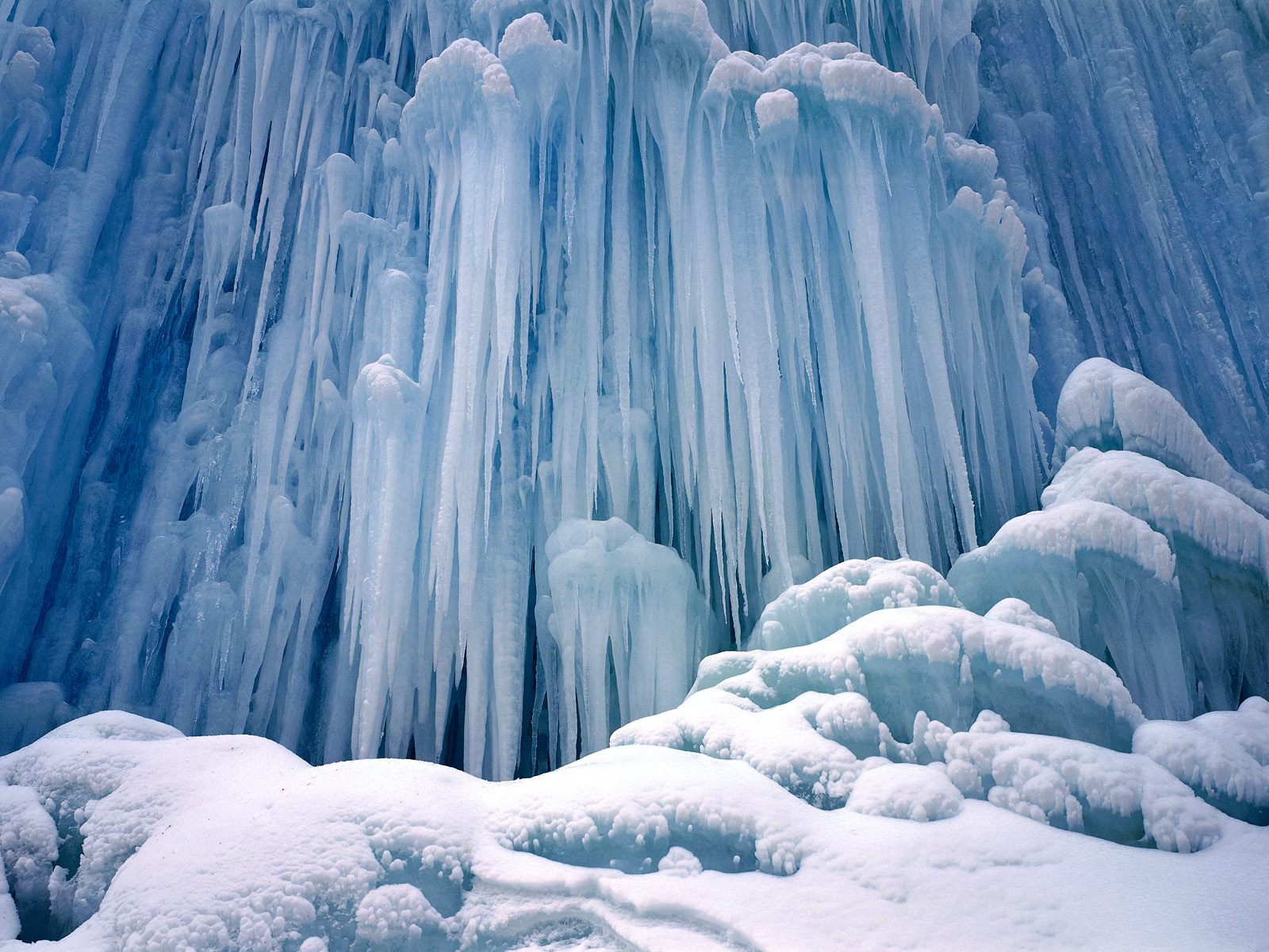 Frozen waterfall in Troms region, Norway0.