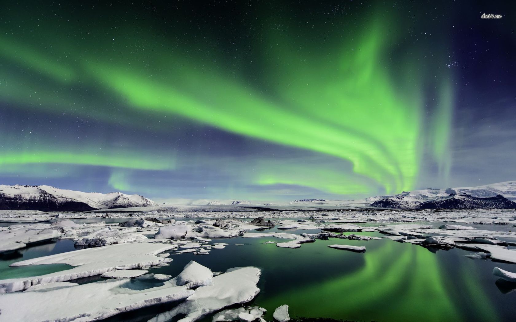 ... Northern Lights over Iceland wallpaper 1680x1050 ...