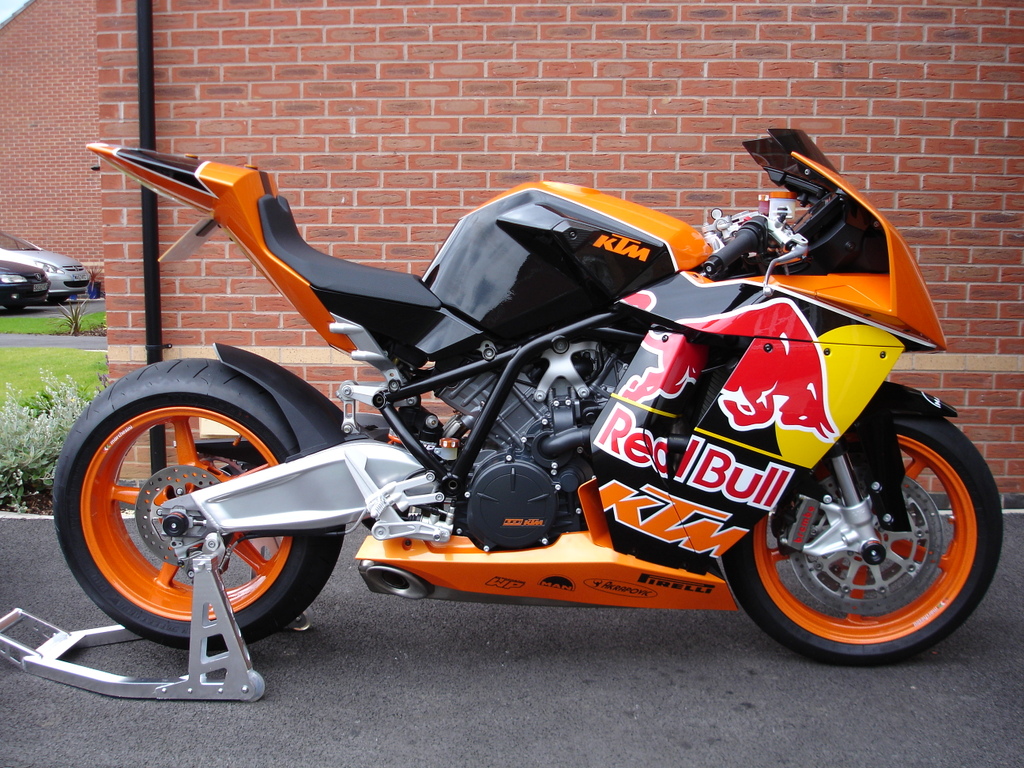 ... KTM 1190 RC8 R Red Bull Limited Edition #8