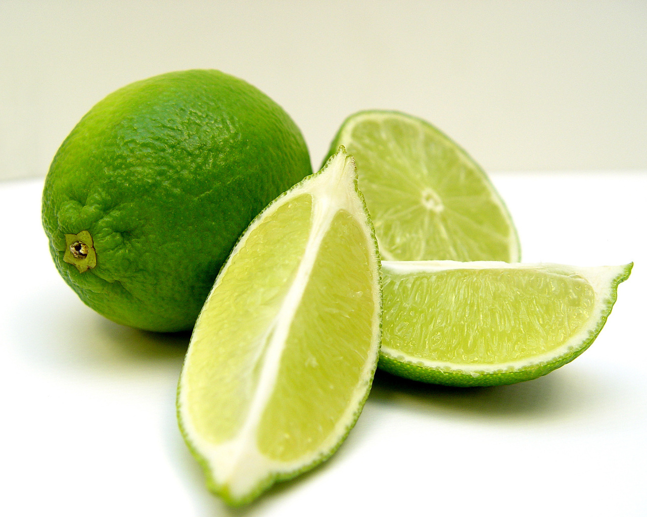 5 Amazing Anti-Aging Health Benefits Of Lime (Plus A Lime Recipe You Should Try) - The Trent