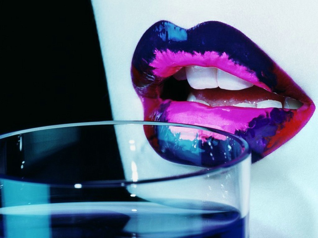 LIps Glass - lips Wallpaper