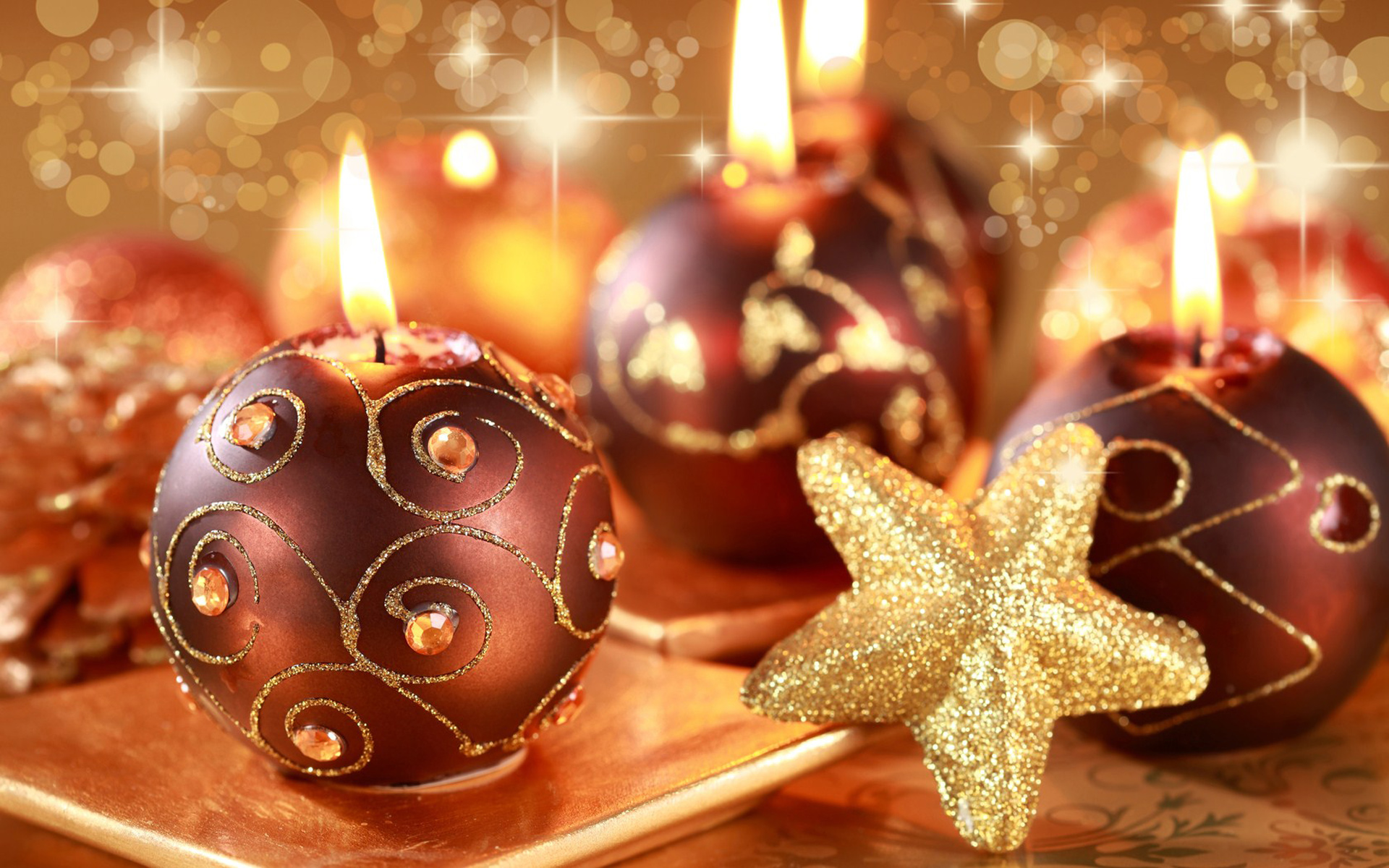 Lovely Christmas Candles Wallpaper