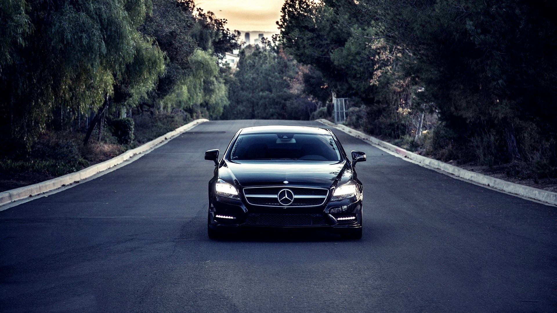 Mercedes Background