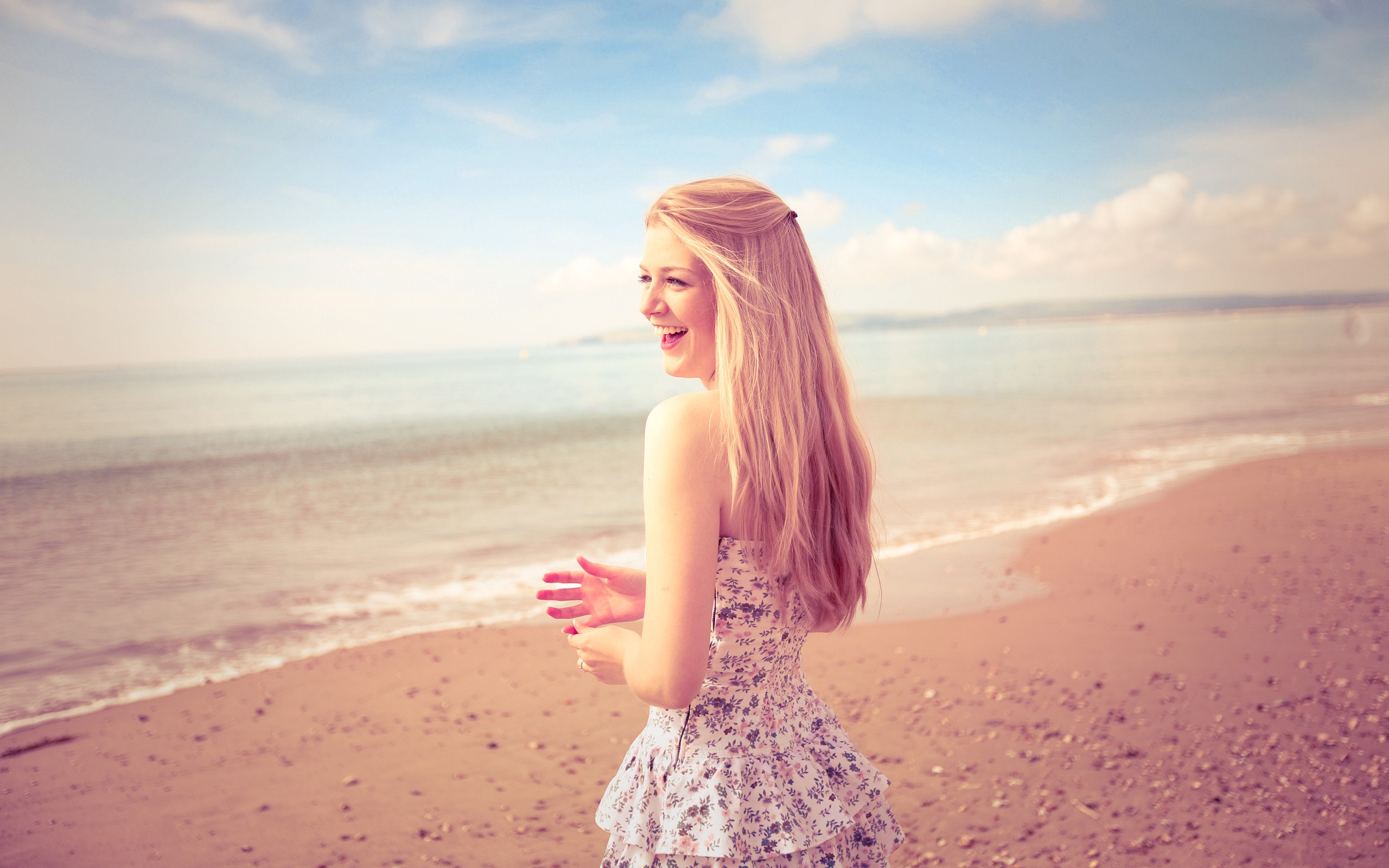 Mood Laugh Smile Beach Blonde Girl Sand Photo HD Wallpaper