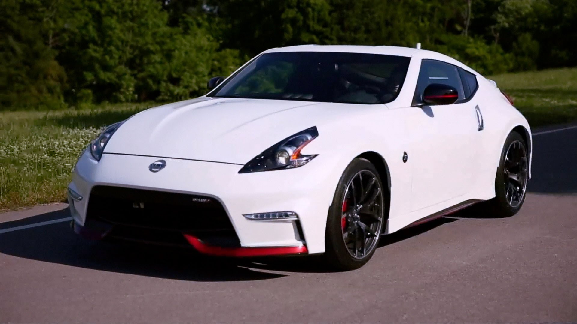 2015 Nissan 370Z NISMO overview