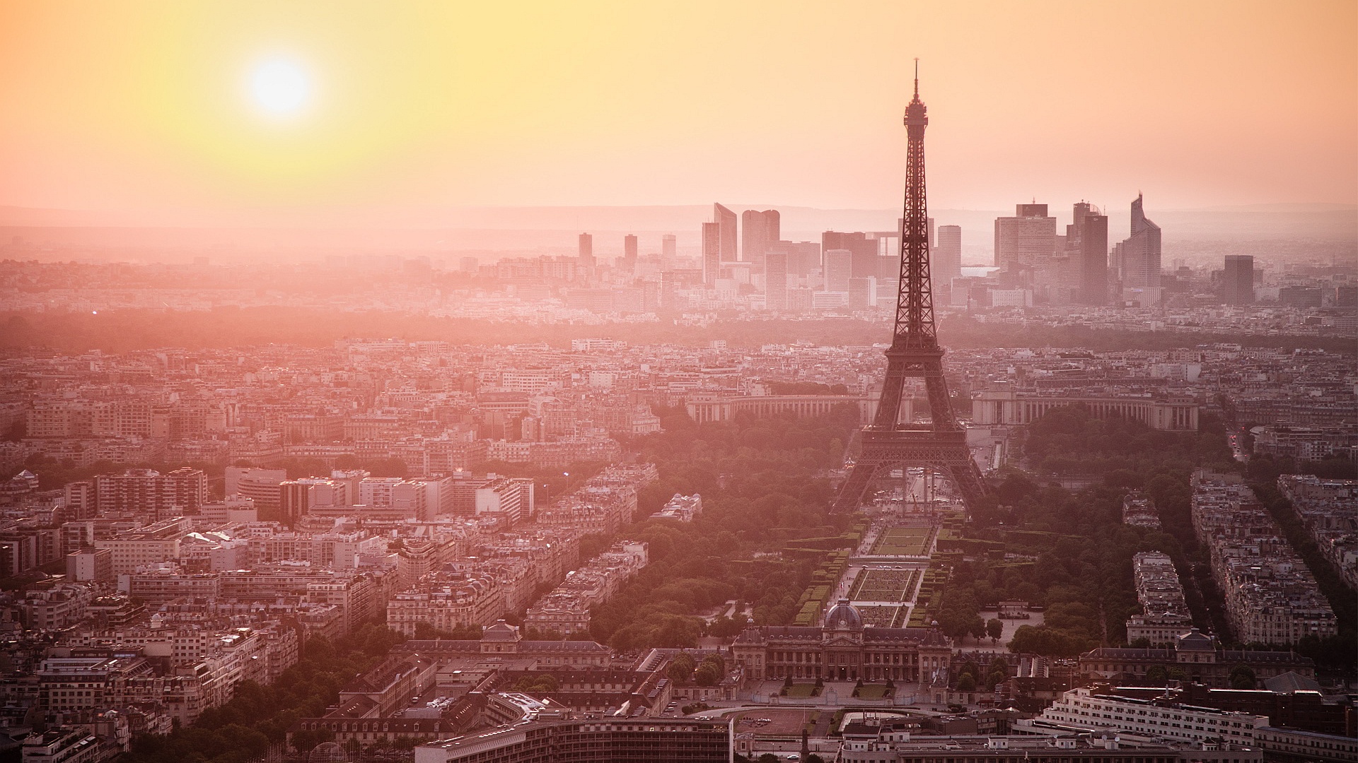 Beautiful Eiffel Tower Paris Wallpaper Full HD Wallpaper