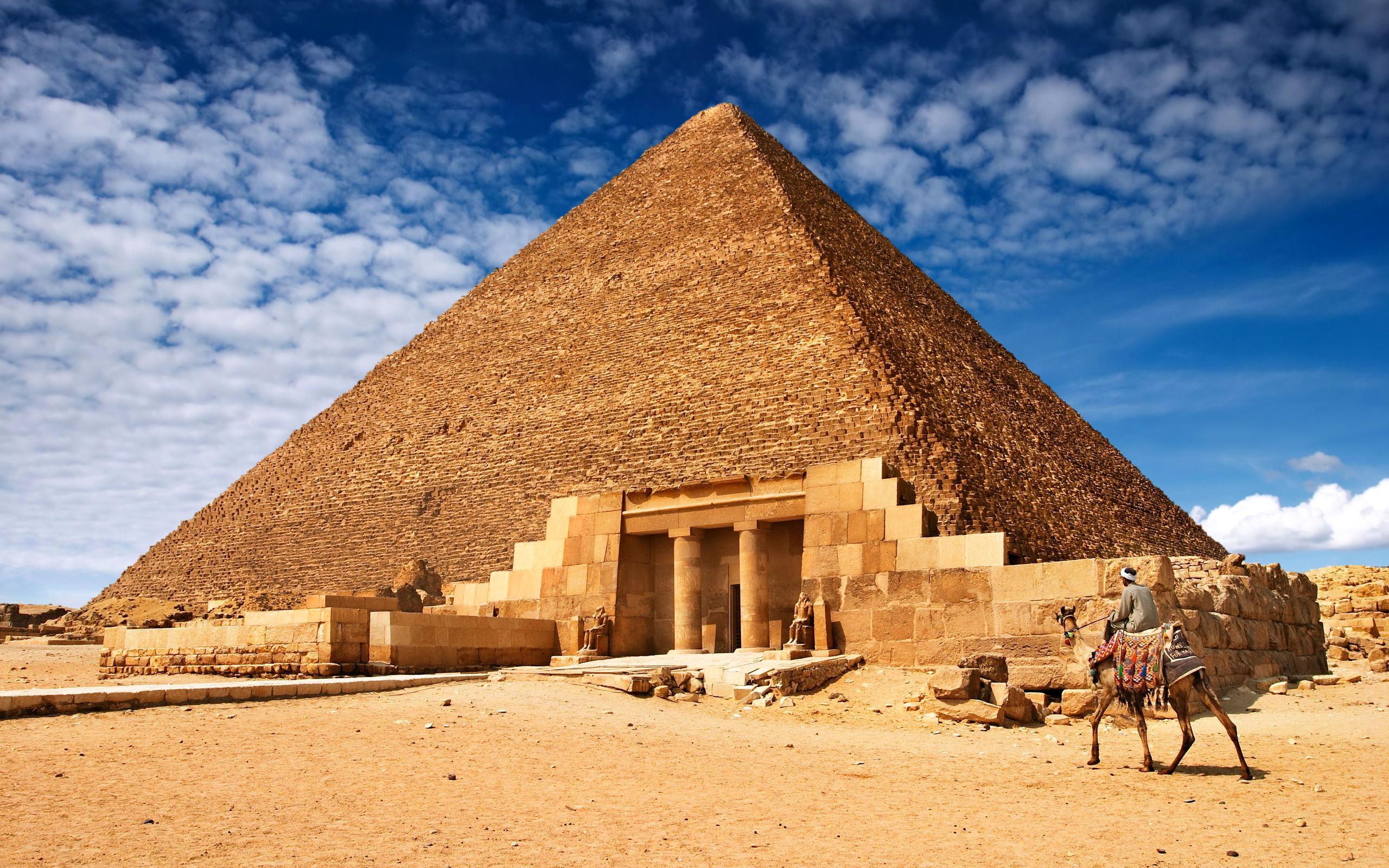 Physicists have a new theory for how Egyptians could've (or should've) built the pyramids | Blastr