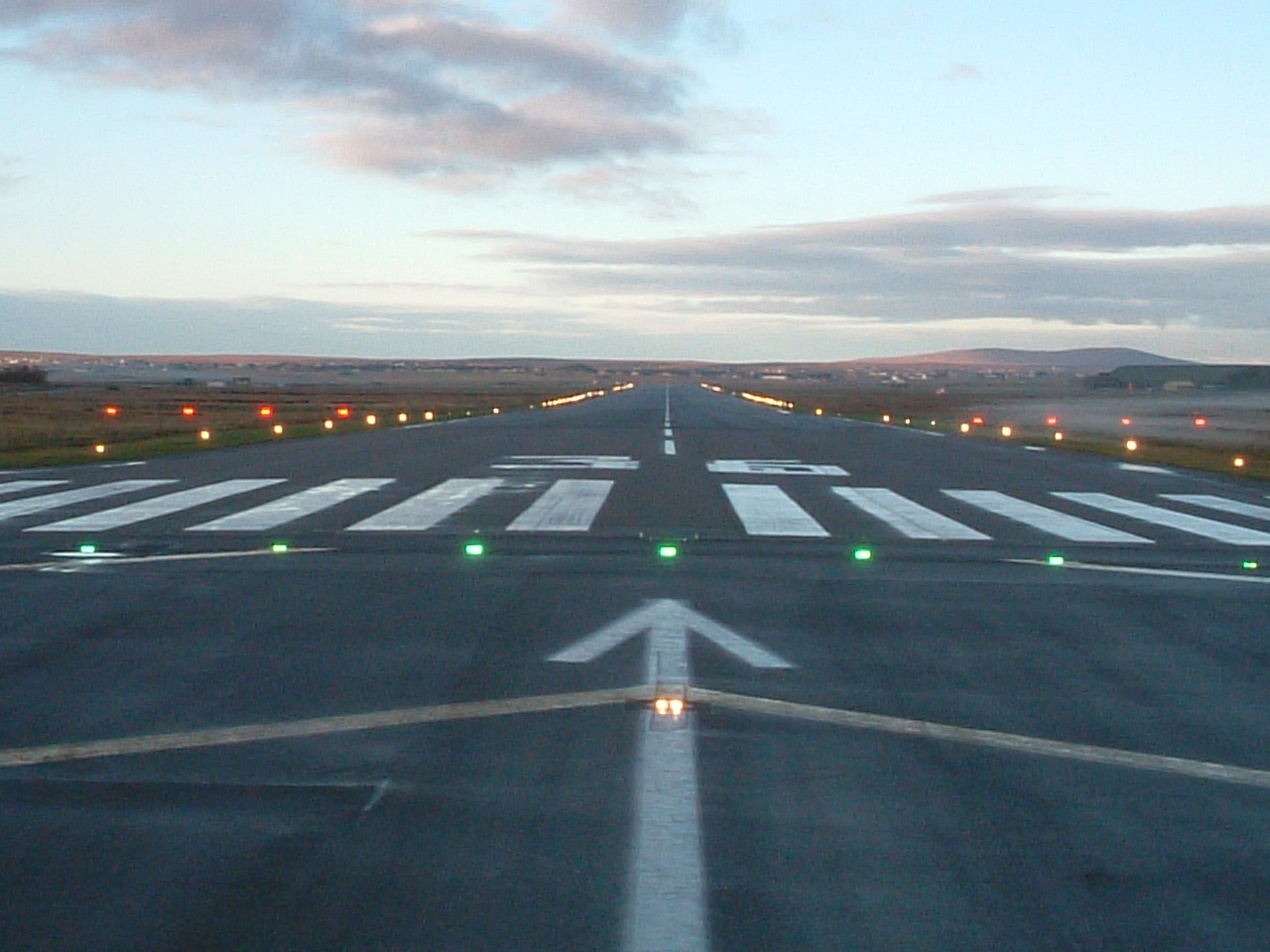File:Stornoway Airport Runway.jpg