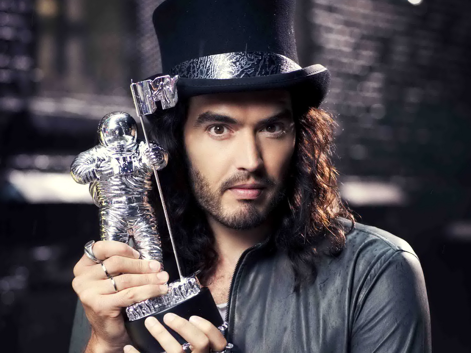 russell brand with mtv space award