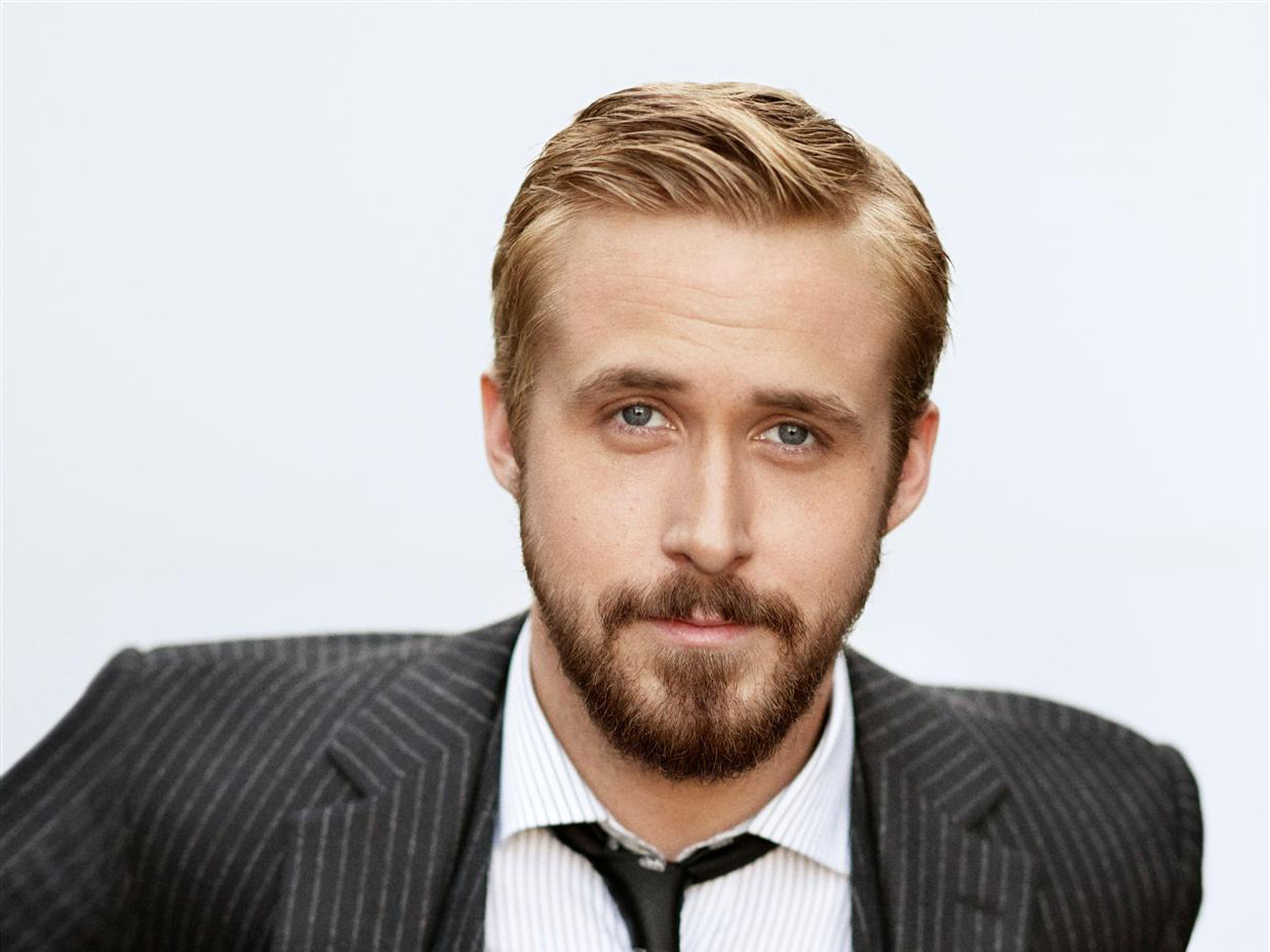And come on, if Gosling is any superhero he is Oliver Queen.