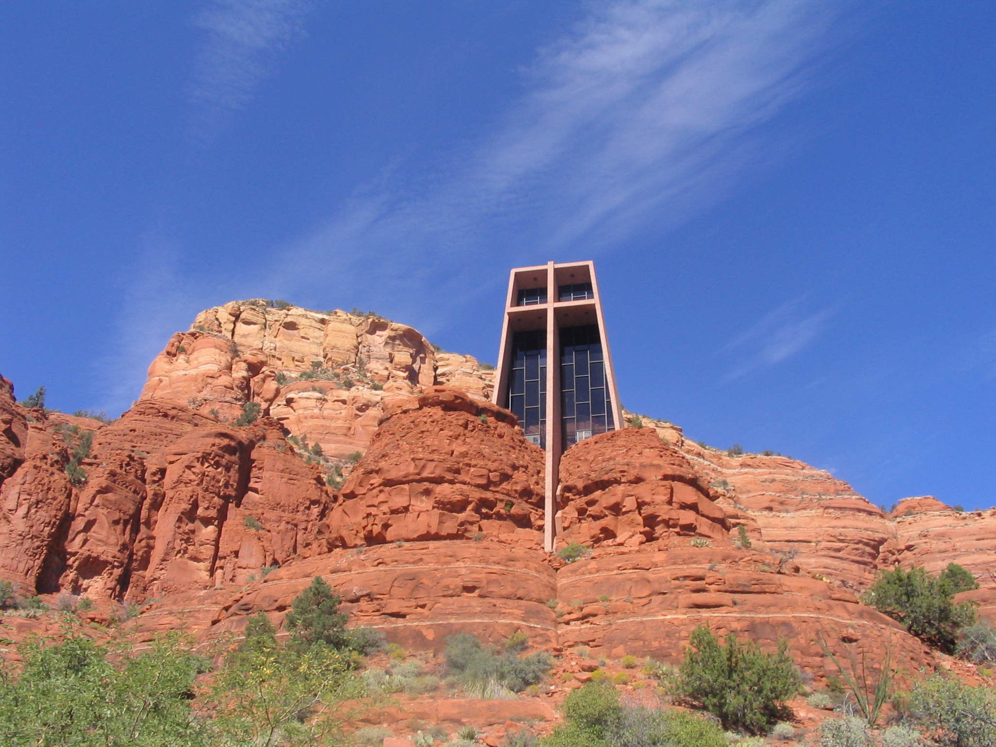 Chapel of the Holy Cross in Sedona. Uploaded by img107.imageshack.us.