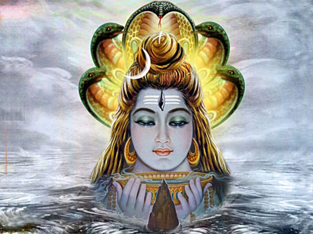 I find this statue of Shiva, nearly submerged in Indian floodwater, somehow very unsettling : creepy