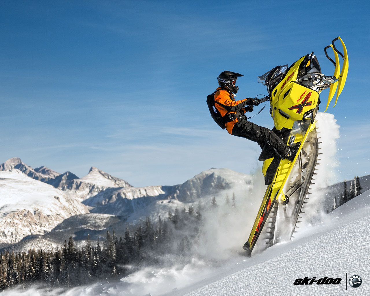 2015 Ski-Doo Summit X with T3 package (174) | Action