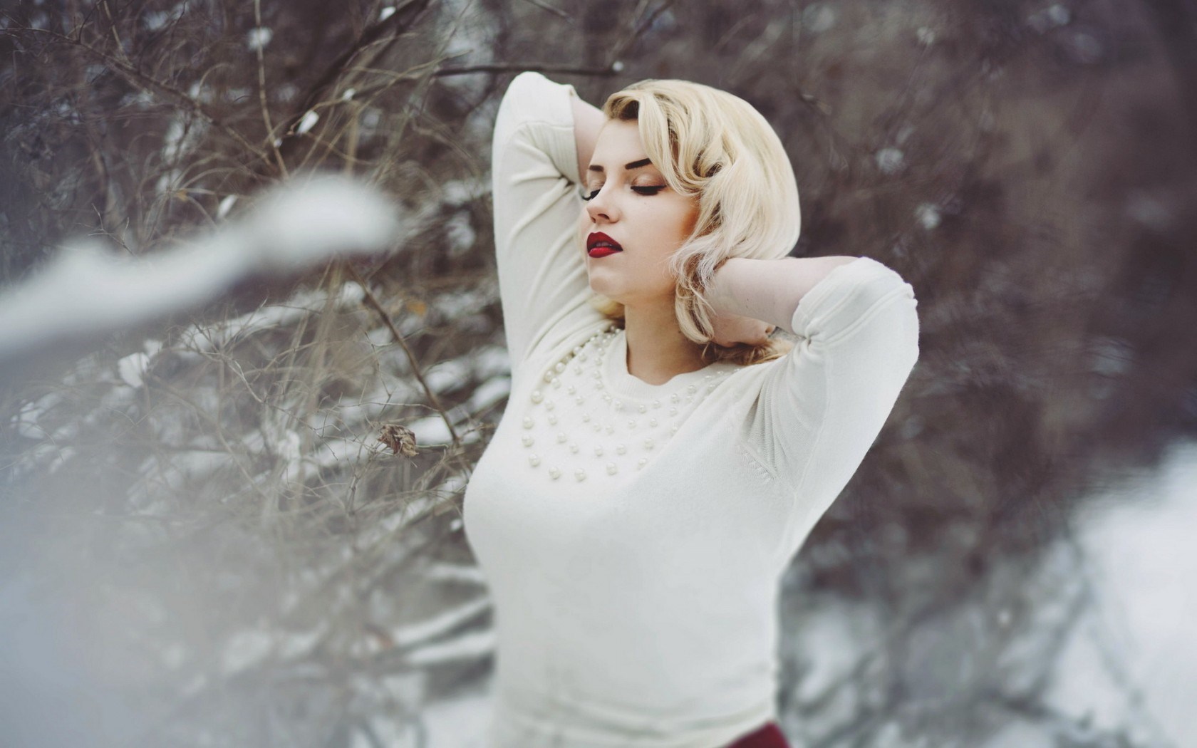 Snow Winter Model Blonde