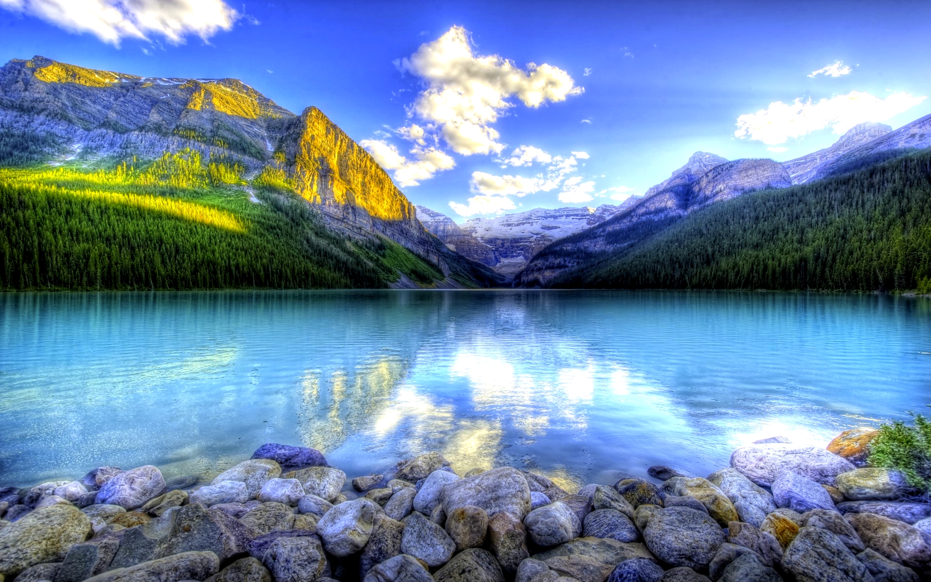 Stunning Mountain Lake Wallpaper