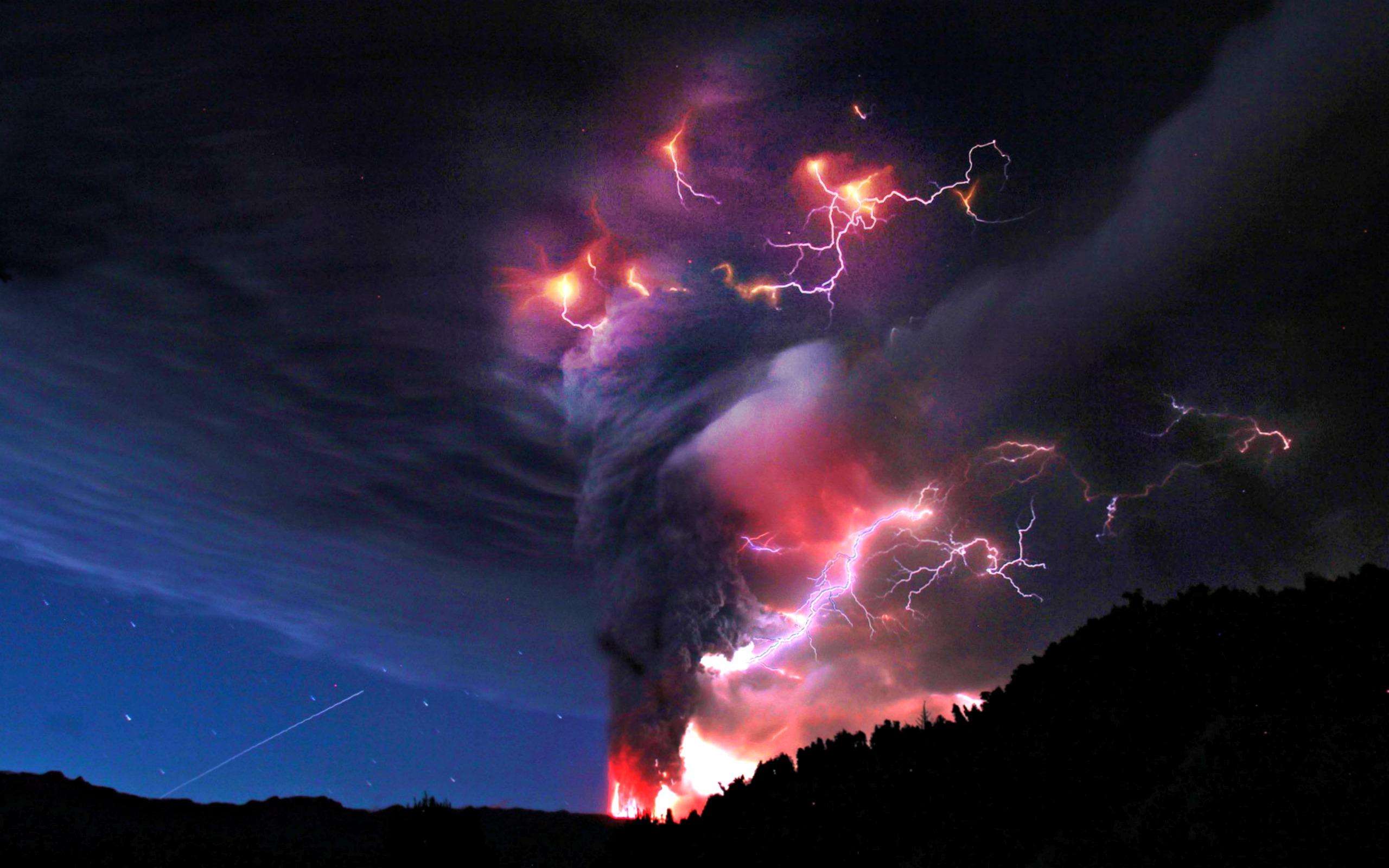 Volcano Lightning