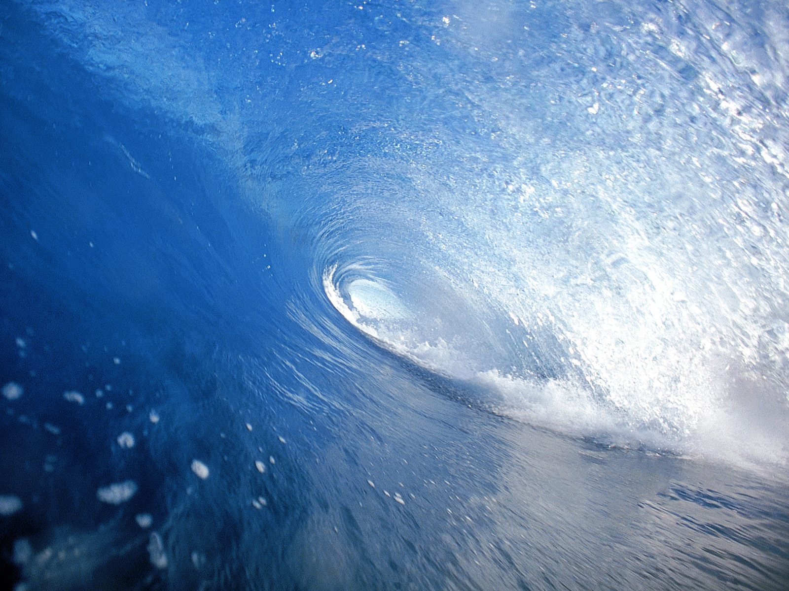 Amusing Ocean Wave Wallpaper