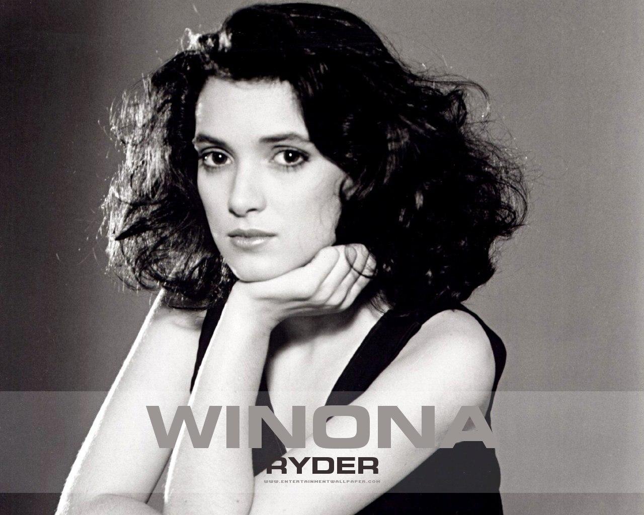 Winona Ryder Wallpaper 41058 1600x1200 px