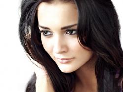 wide screen pics of Amy Jackson