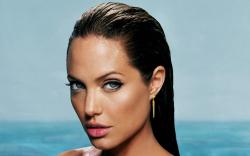 ... Angelina Jolie ...