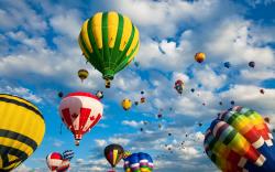HD Wallpapers Beautiful Balloon - Up In The Sky