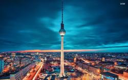 Fernsehturm Berlin wallpaper 1680x1050