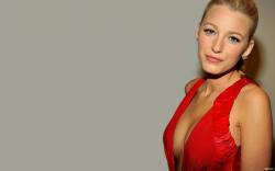 Apparently, Blake Lively Likes to Hang Out in Bed with Her Family for Seven Hours on Christmas Day - StarsZap - Latest News Updates