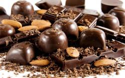 DOWNLOAD: chocolate sweets chips candy free picture 2560 x 1600